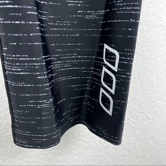 LORNA JANE Black and White Capri Leggings - Picture 2 of 5